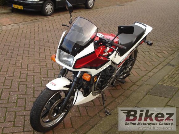 1984 Honda VF 500 F photo